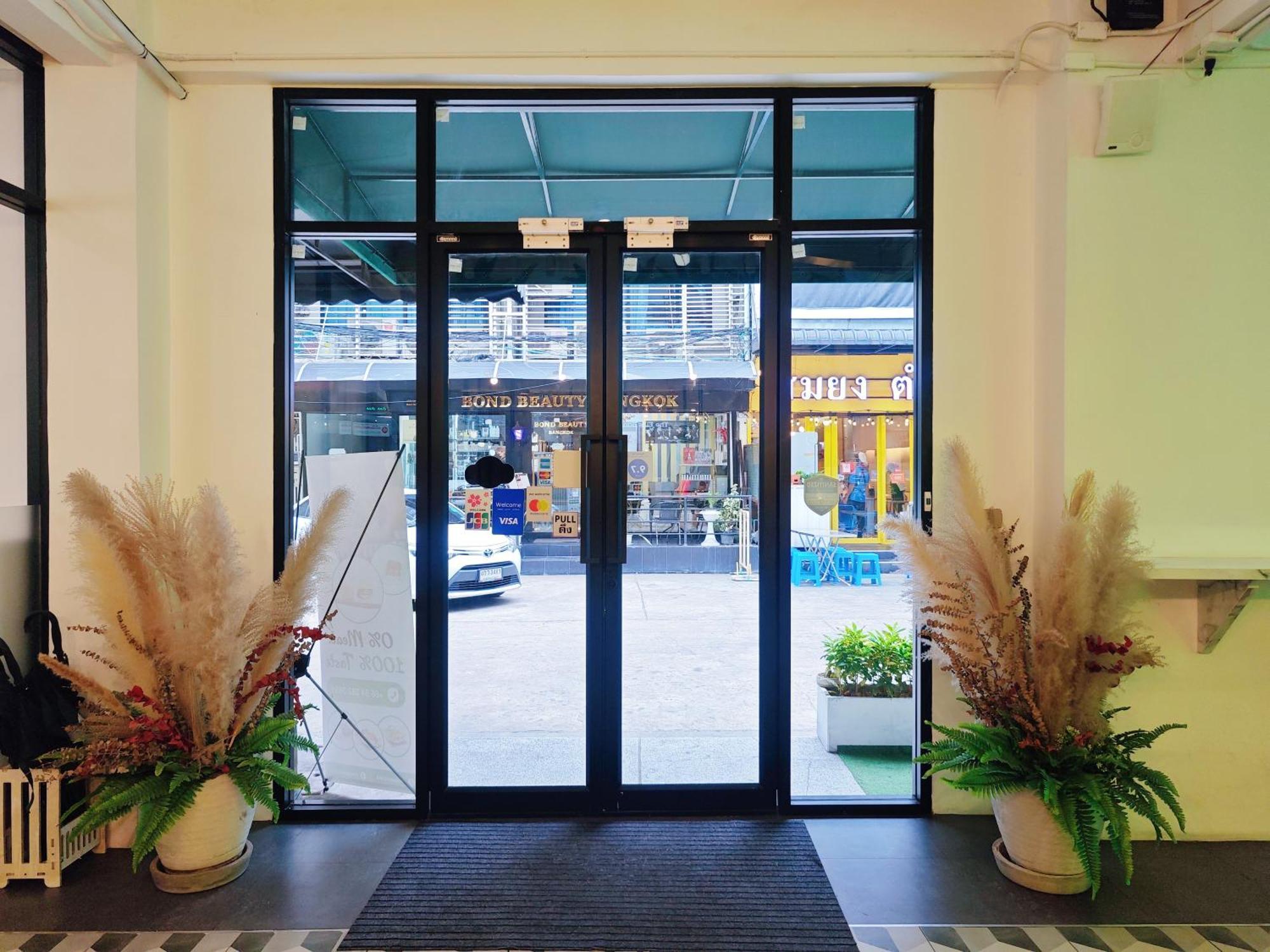 Ostay Asoke Bangkok Makkasan Экстерьер фото